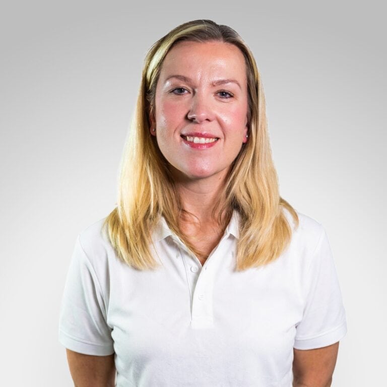 Mathilde Norbakke Bergstrøm, profesjonell helsepersonell med smilende uttrykk.